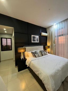 3 Bedrooms Apartment